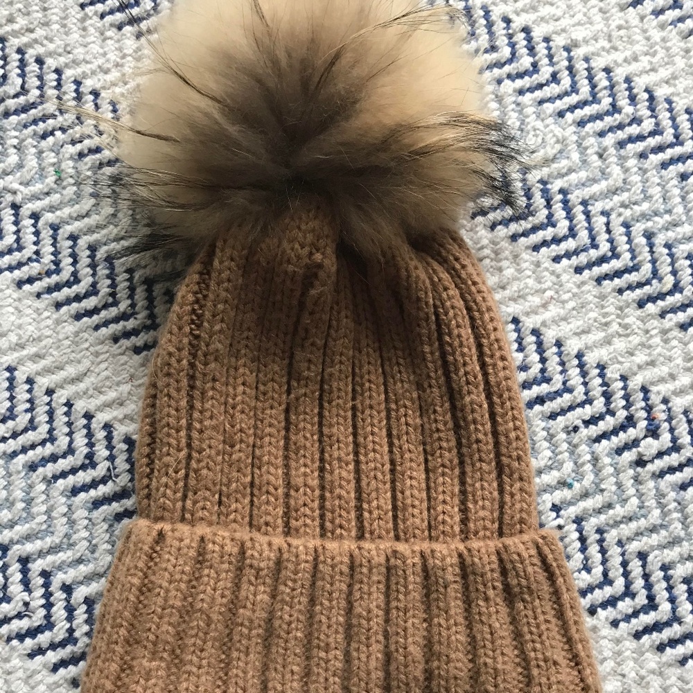 Pre-owned Wool Beanie w/ REAL Raccoon (2)Pom Poms